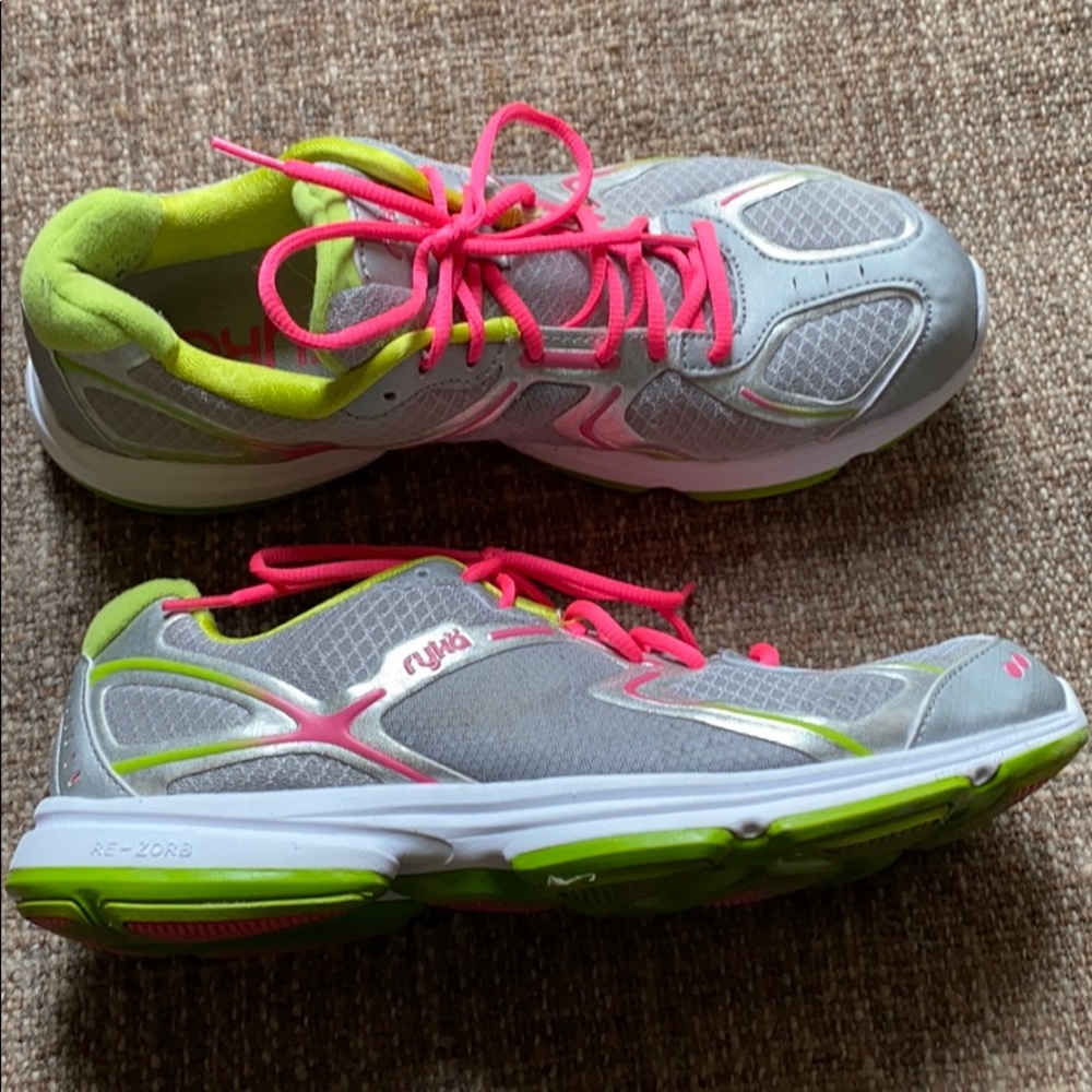 Ryke devotion walking shoes